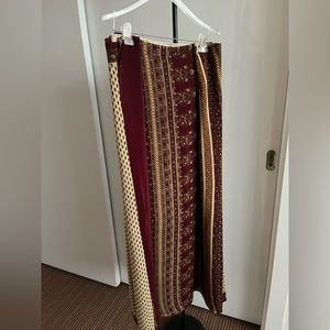 100% pure Silk Crepe Saree a RITU KUMAR Style floral paisley ivory & burgundy